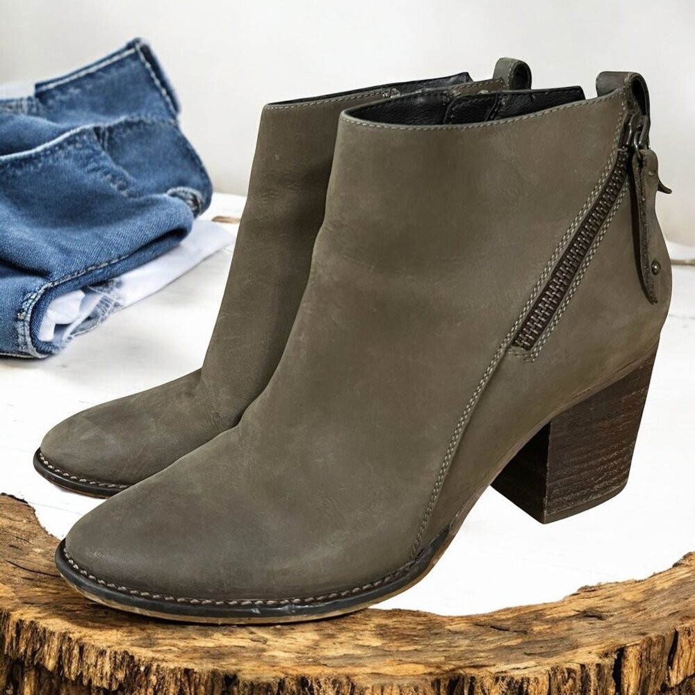 Blondo Nivada Waterproof Leather Block Heel Ankle Boots With Side Zipper  Size 8